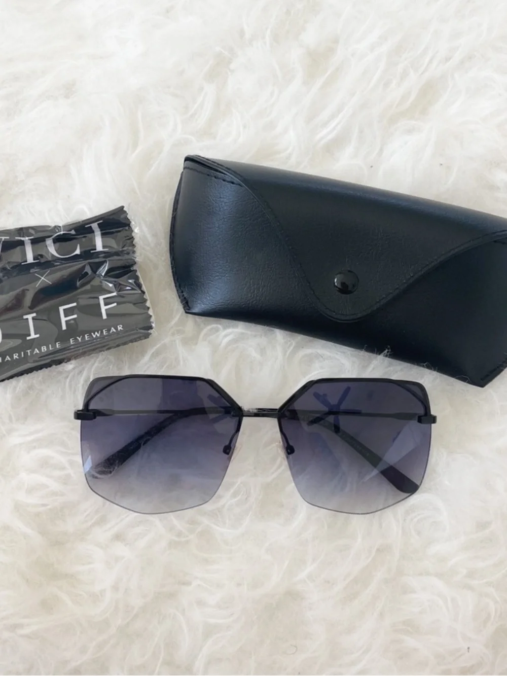 Diff sunglasses from VICI/DIFF collection
